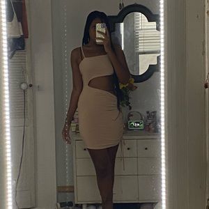 Shape stone slinky cut out side dress